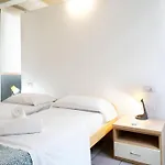 Moderno Con Parcheggio Gratuito Di Fronte