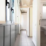 Moderno Con Parcheggio Gratuito Di Fronte