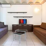 Moderno Con Parcheggio Gratuito Di Fronte