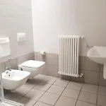 Moderno Con Parcheggio Gratuito Di Fronte