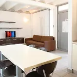 Moderno Con Parcheggio Gratuito Di Fronte Apartment *