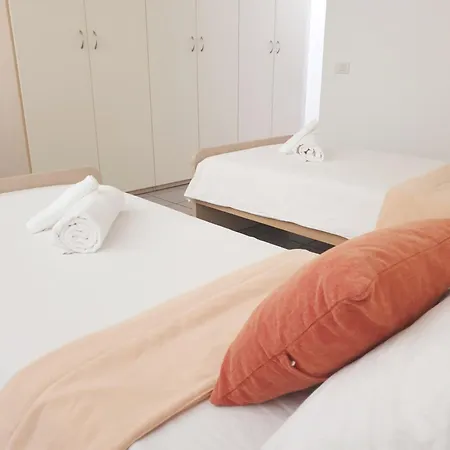 Moderno Con Parcheggio Gratuito Di Fronte Lecco