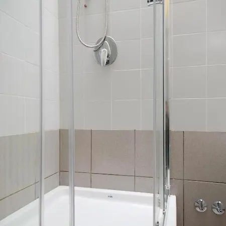 Appartamento Moderno Con Parcheggio Gratuito Di Fronte Lecco