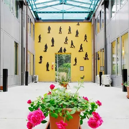 Moderno Con Parcheggio Gratuito Di Fronte Lecco