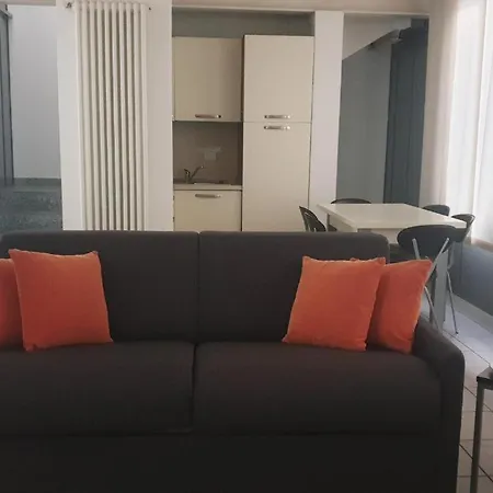 Moderno Con Parcheggio Gratuito Di Fronte *