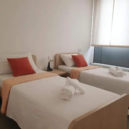 Appartamento Moderno Con Parcheggio Gratuito Di Fronte *