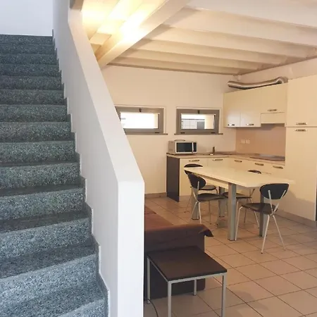 Moderno Con Parcheggio Gratuito Di Fronte *