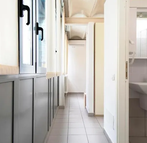 Moderno Con Parcheggio Gratuito Di Fronte