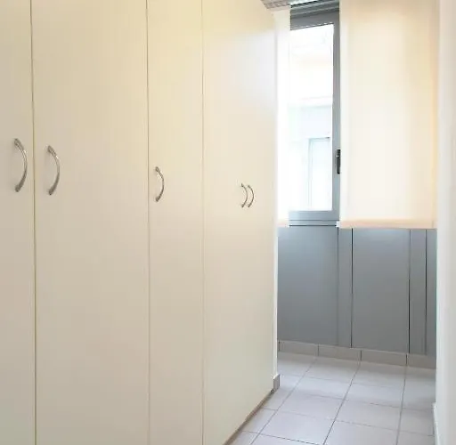 Moderno Con Parcheggio Gratuito Di Fronte Apartamento *