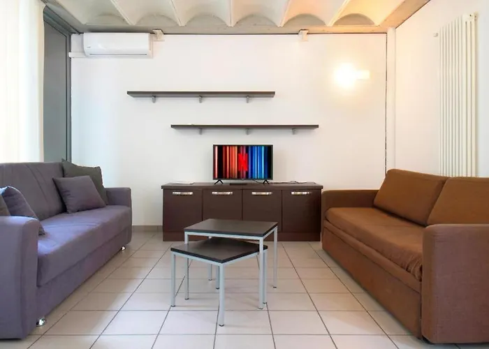 Moderno Con Parcheggio Gratuito Di Fronte