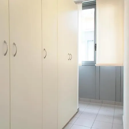 Moderno Con Parcheggio Gratuito Di Fronte Apartment *