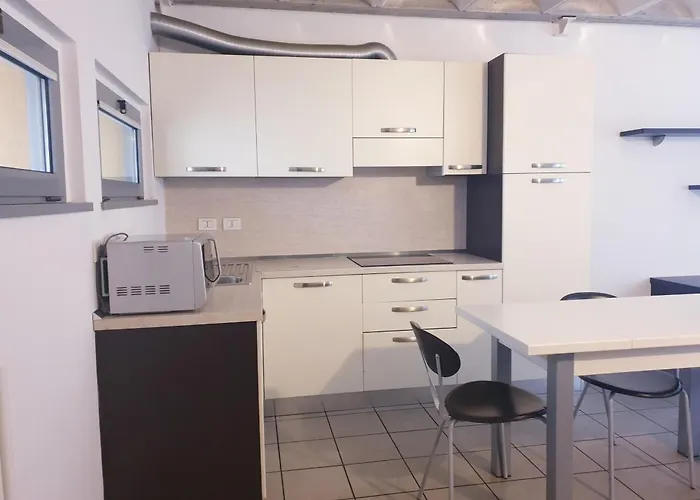 Moderno Con Parcheggio Gratuito Di Fronte Lecco