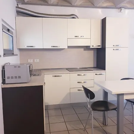 Moderno Con Parcheggio Gratuito Di Fronte Lecco